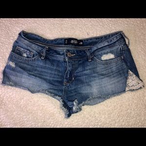 Hollister Short Short Low-Rise - (11, 30W)